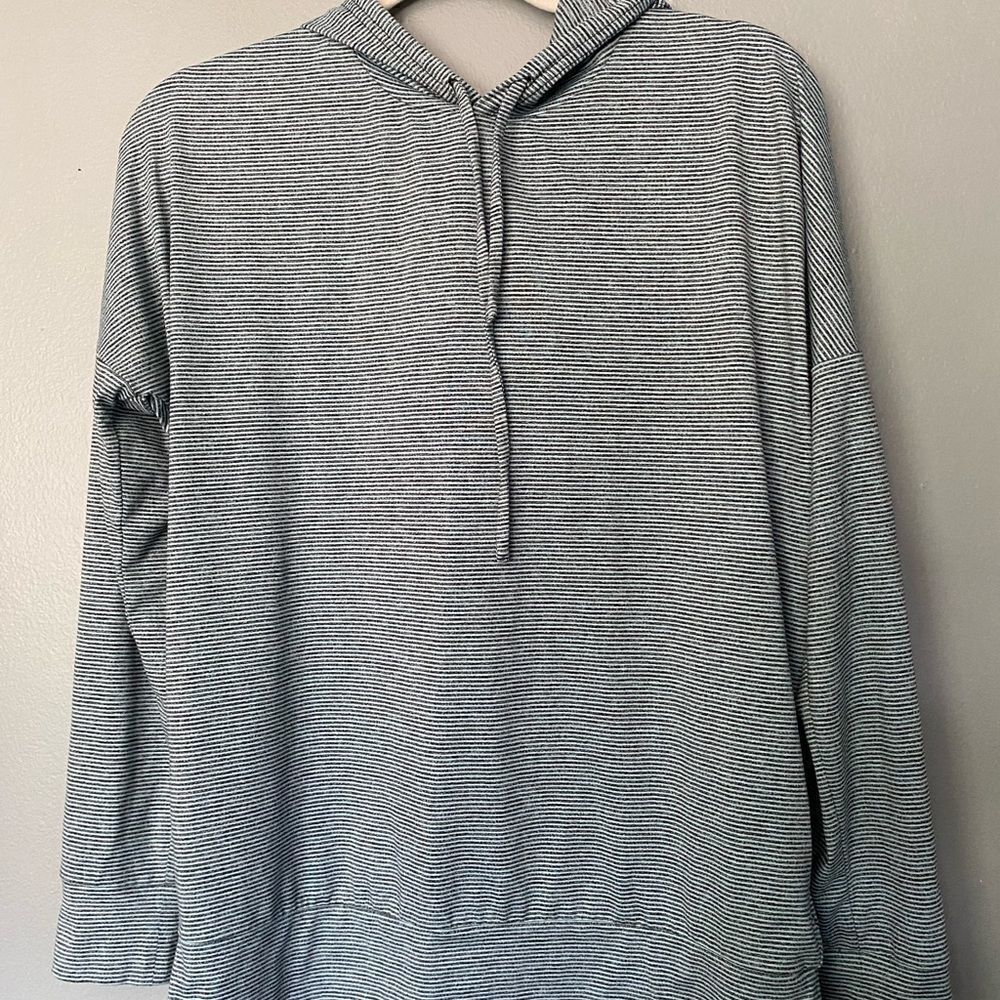 Skechers Hoody T-shirt Top Striped size medium